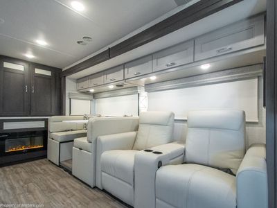 2026 Thor Motor Coach Inception - Photo 8