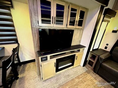2022 Forest River Cherokee Arctic Wolf Suite - Photo 19