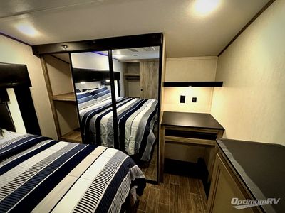 2022 Forest River Cherokee Arctic Wolf Suite - Photo 10