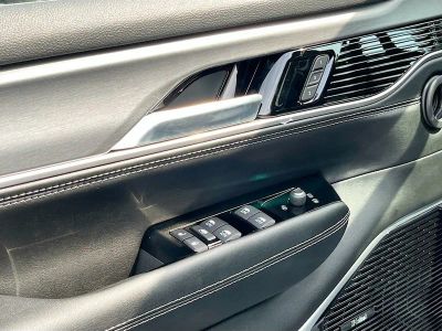 2026 Jeep Grand Wagoneer — photo 18 view