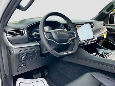 2026 Jeep Grand Wagoneer — photo 9 view