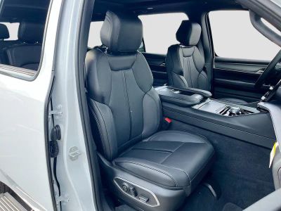 2026 Jeep Grand Wagoneer — photo 30 view