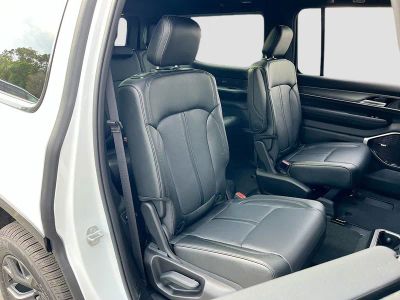 2026 Jeep Grand Wagoneer — photo 29 view