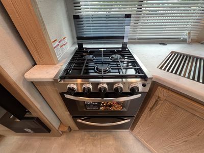 2026 Thor Motor Coach CHATEAU - Photo 13