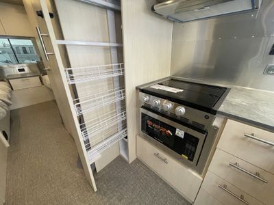 2026 Airstream Flying Cloud - Photo 28