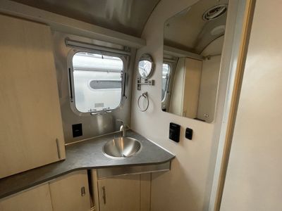 2026 Airstream Flying Cloud - Photo 24
