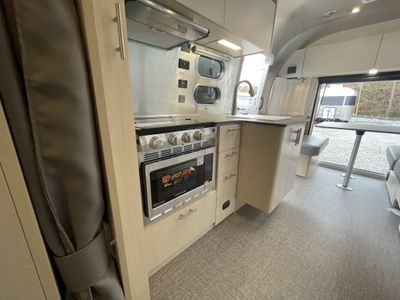 2026 Airstream Flying Cloud - Photo 26