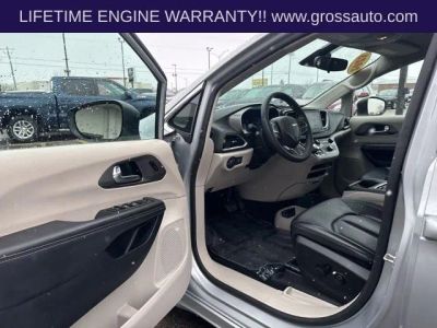 2023 Chrysler Pacifica — interior view