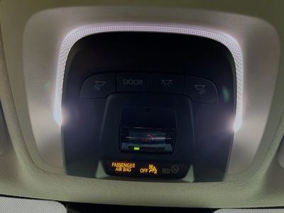 2025 Toyota Corolla - Photo 18