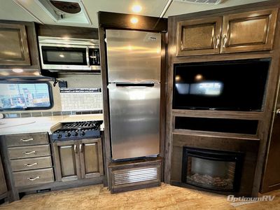 2018 Fleetwood Bounder - Photo 15