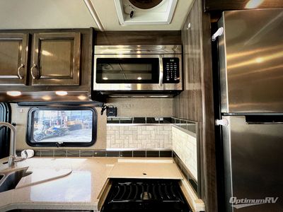 2018 Fleetwood Bounder - Photo 14