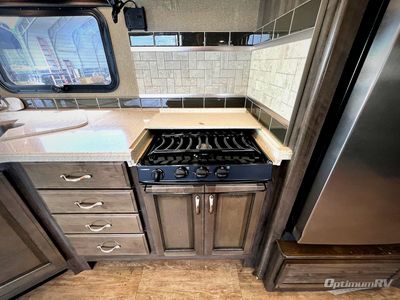 2018 Fleetwood Bounder - Photo 13