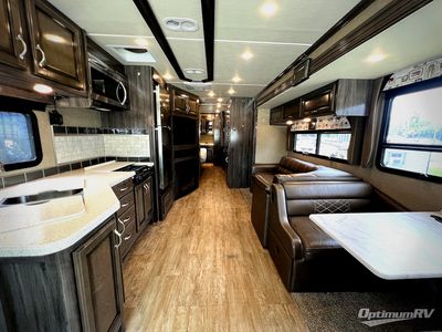 2018 Fleetwood Bounder - Photo 25