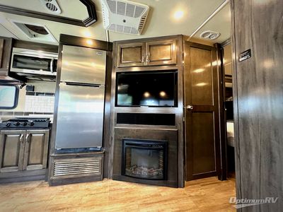 2018 Fleetwood Bounder - Photo 10