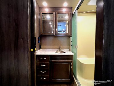 2018 Fleetwood Bounder - Photo 22