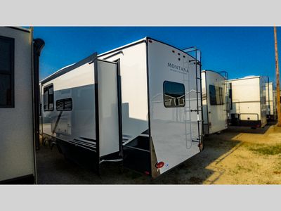 2025 Keystone RV Montana High Country - Photo 6