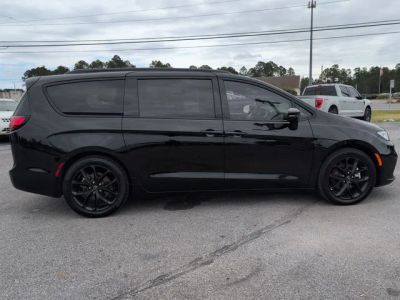 2025 Chrysler Pacifica - Photo 6