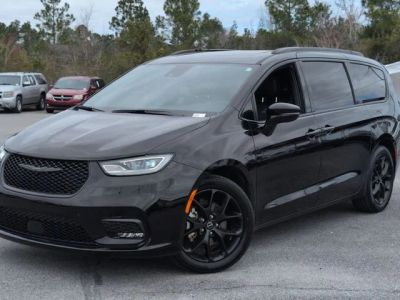 2025 Chrysler Pacifica - Photo 1