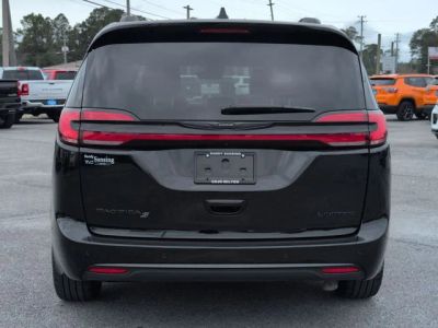 2025 Chrysler Pacifica - Photo 4