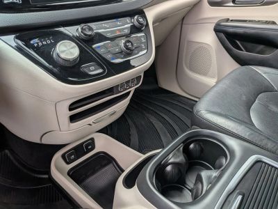 2021 Chrysler Pacifica - Photo 25