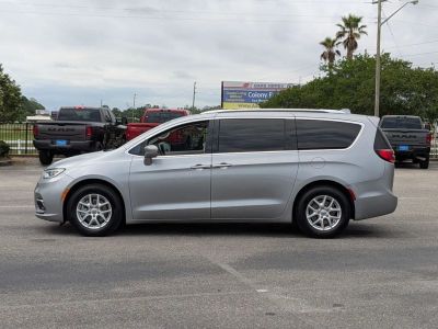 2021 Chrysler Pacifica - Photo 2