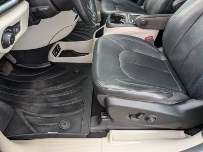 2021 Chrysler Pacifica - Photo 12