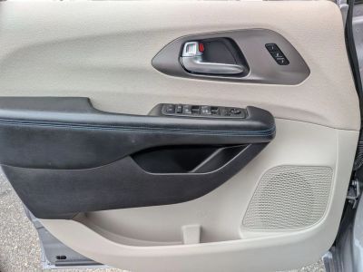 2021 Chrysler Pacifica - Photo 26