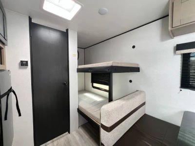 2026 Jayco PROWLER LYNX — photo 14 view
