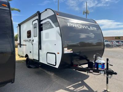2026 Jayco PROWLER LYNX — front three-quarter view