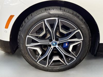 2025 BMW iX - Photo 11