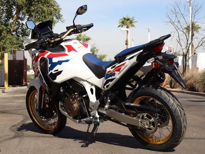 2025 Honda Africa Twin Adventure Sports ES - Photo 4