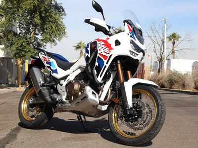 2025 Honda Africa Twin Adventure Sports ES - Photo 2