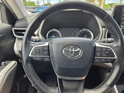 2022 Toyota Highlander Hybrid - Photo 18