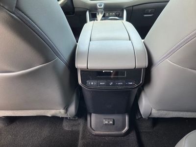 2022 Toyota Highlander Hybrid - Photo 27