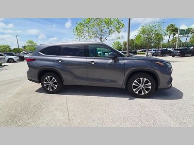 2022 Toyota Highlander Hybrid - Photo 35