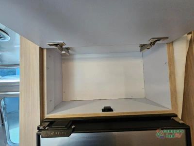 2025 Airstream Globetrotter — photo 40 view