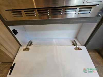 2025 Airstream Globetrotter — photo 35 view