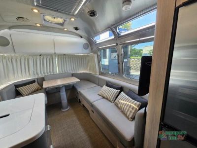 2025 Airstream Globetrotter — photo 17 view