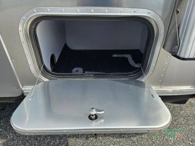 2025 Airstream Globetrotter — photo 10 view