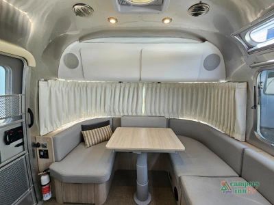 2025 Airstream Globetrotter — photo 18 view