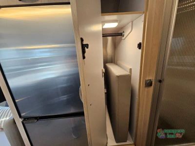 2025 Airstream Globetrotter — photo 41 view