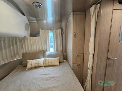 2025 Airstream Globetrotter — photo 49 view