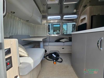 2025 Airstream Globetrotter — photo 13 view