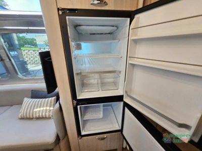 2025 Airstream Globetrotter — photo 39 view