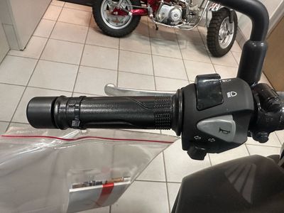 2023 Honda CB300R ABS - Photo 5
