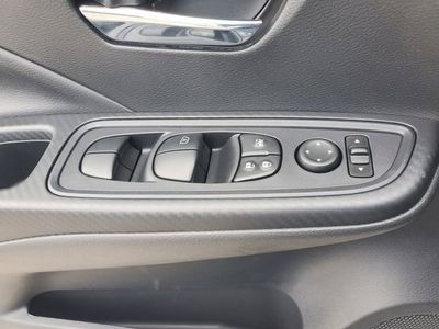 2025 Nissan Versa - Photo 25