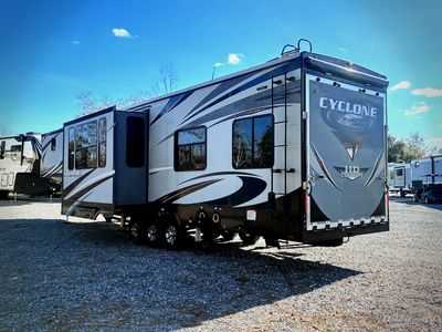 2017 Heartland Cyclone - Photo 3