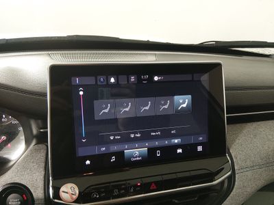2024 Jeep Compass - Photo 17