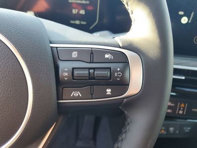 2025 Kia K5 - Photo 12