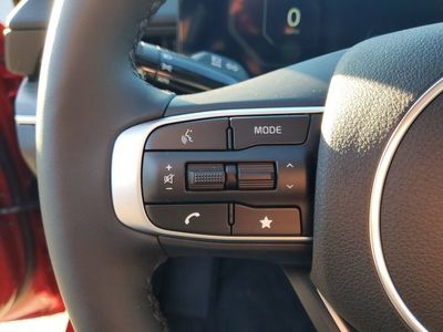 2025 Kia K5 - Photo 11